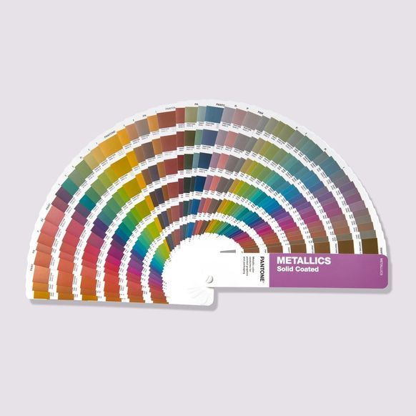 Довідник PANTONE Metallics Guide - Coated для поліграфічних та дизайнерських робіт GG1507C головна фотографія